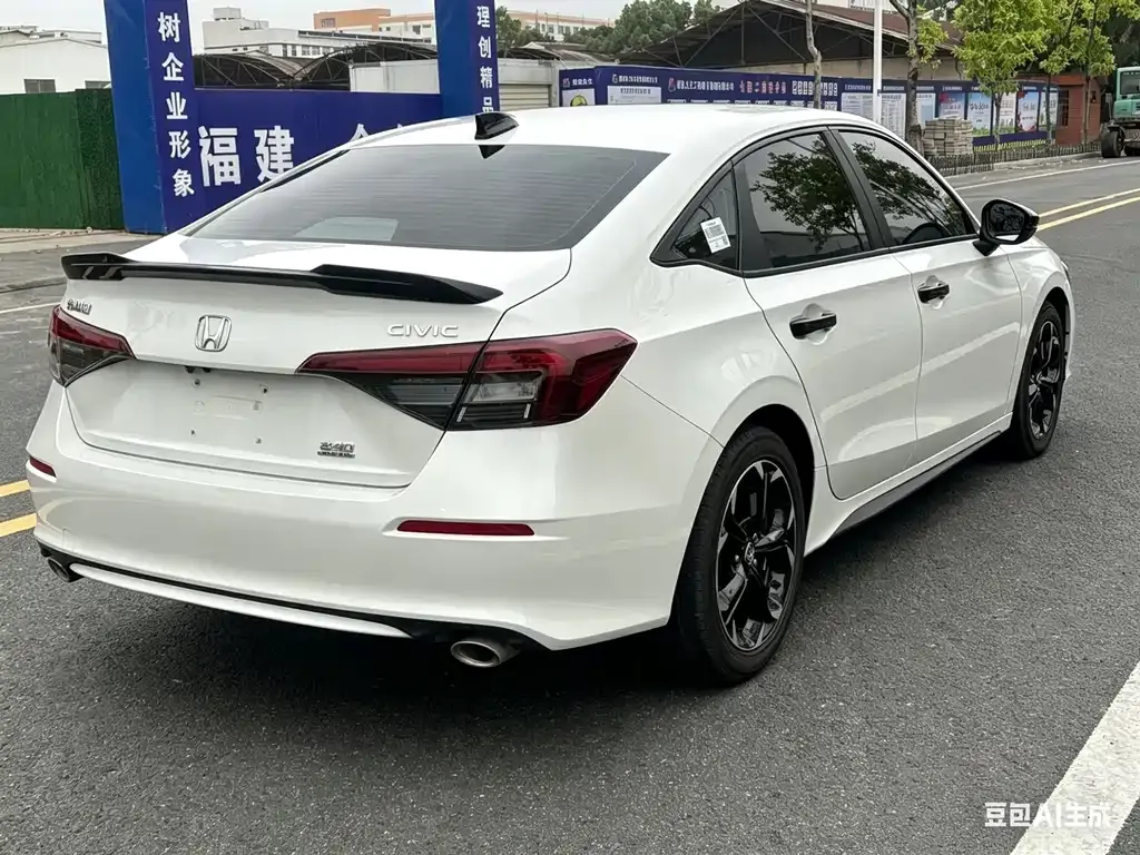 Honda Civic — фото 7