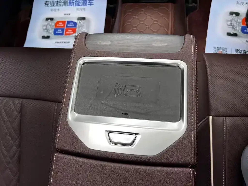 BMW 5 Series 2022 из CN, фото 7