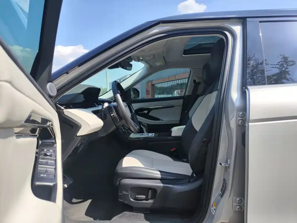 Land Rover Evoque 2022 из CN, фото 4