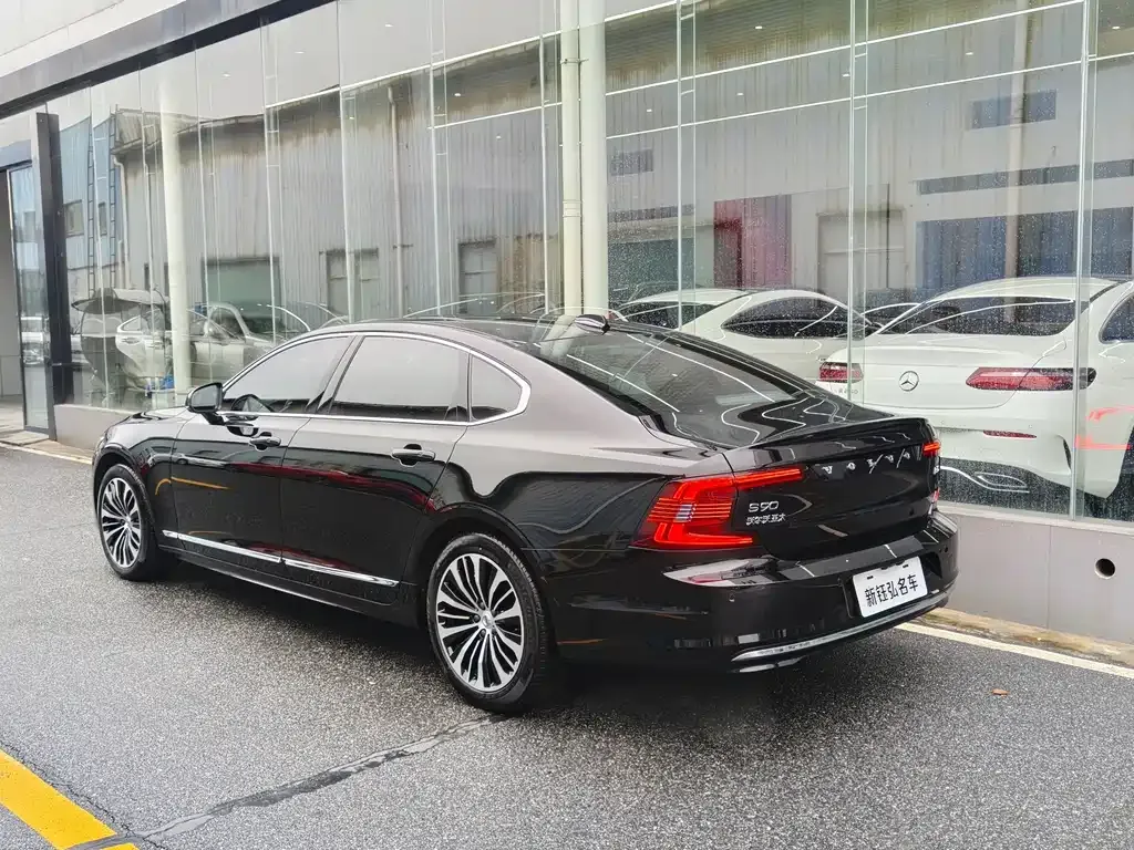 Volvo S90 — фото 8