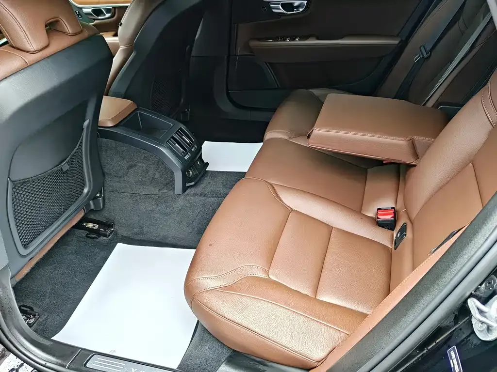 Volvo S90 — фото 4