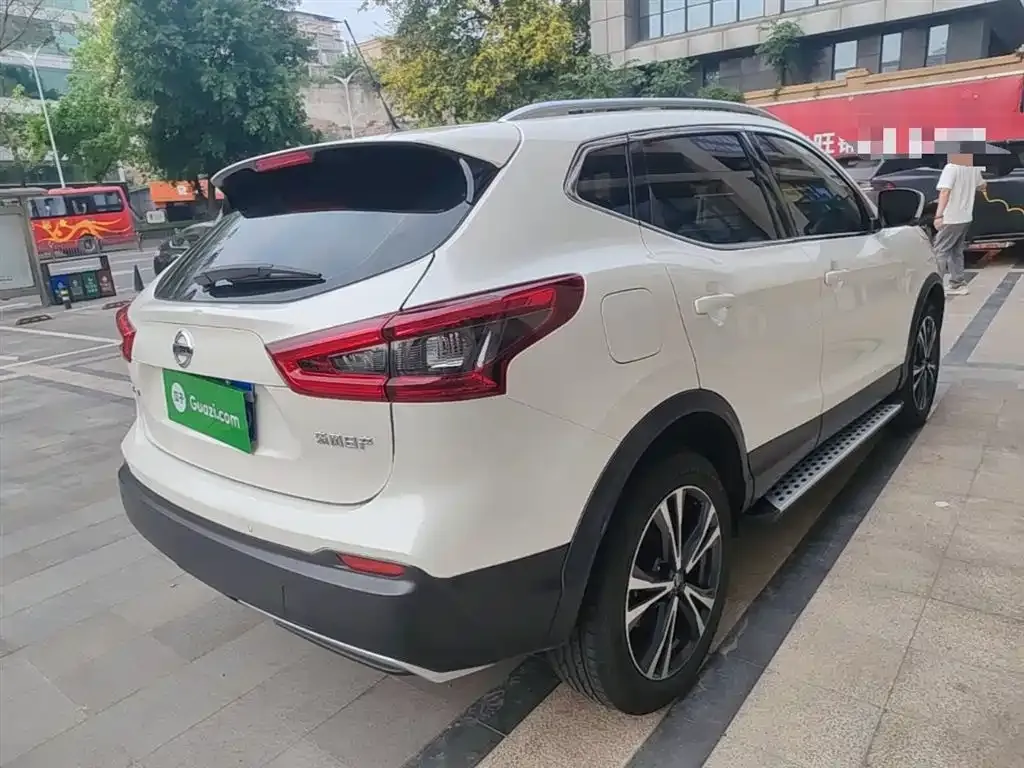 Nissan Qashqai — фото 4