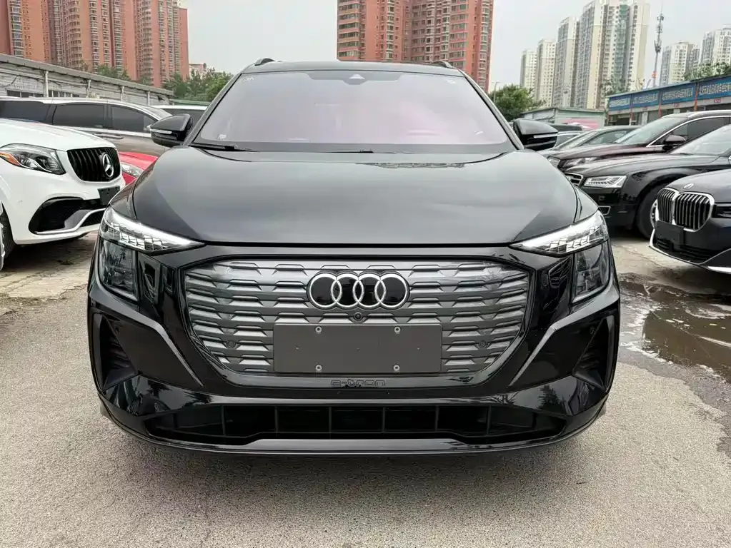 Audi Q5 e-tron — фото 2