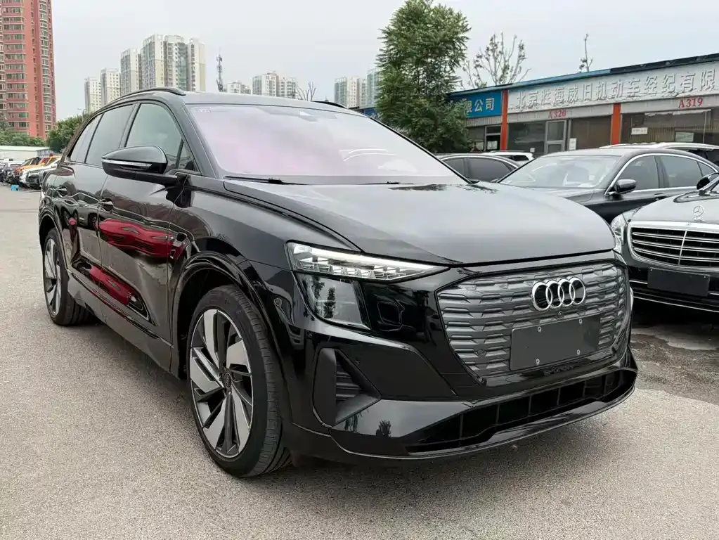 Audi Q5 e-tron — фото 10