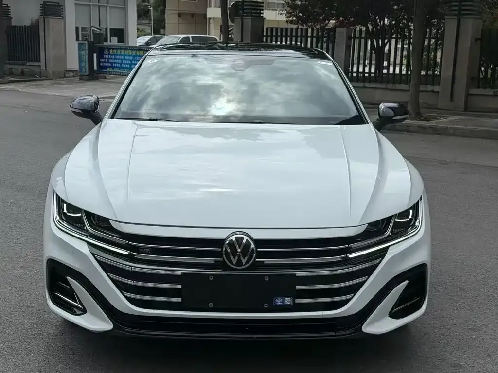 Volkswagen CC 2024 из CN, фото 2