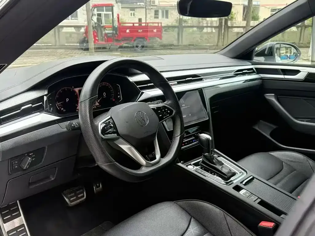 Volkswagen CC 2024 из CN, фото 3