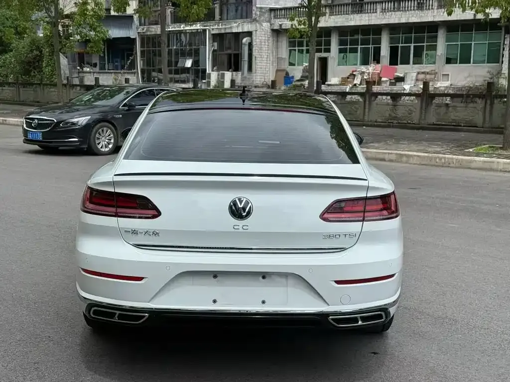 Volkswagen CC 2024 из CN, фото 4
