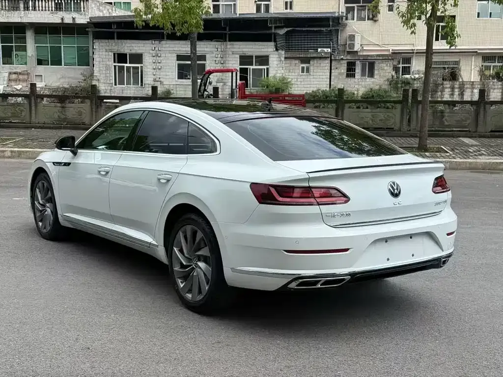 Volkswagen CC 2024 из CN, фото 9