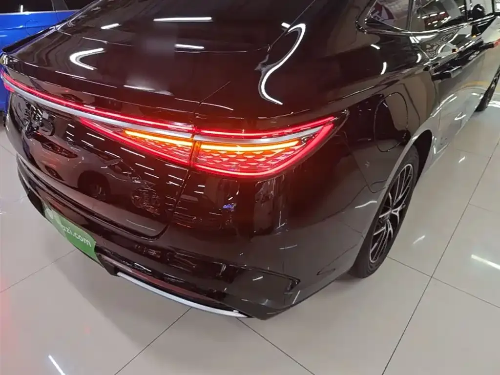 BYD Seal — фото 10