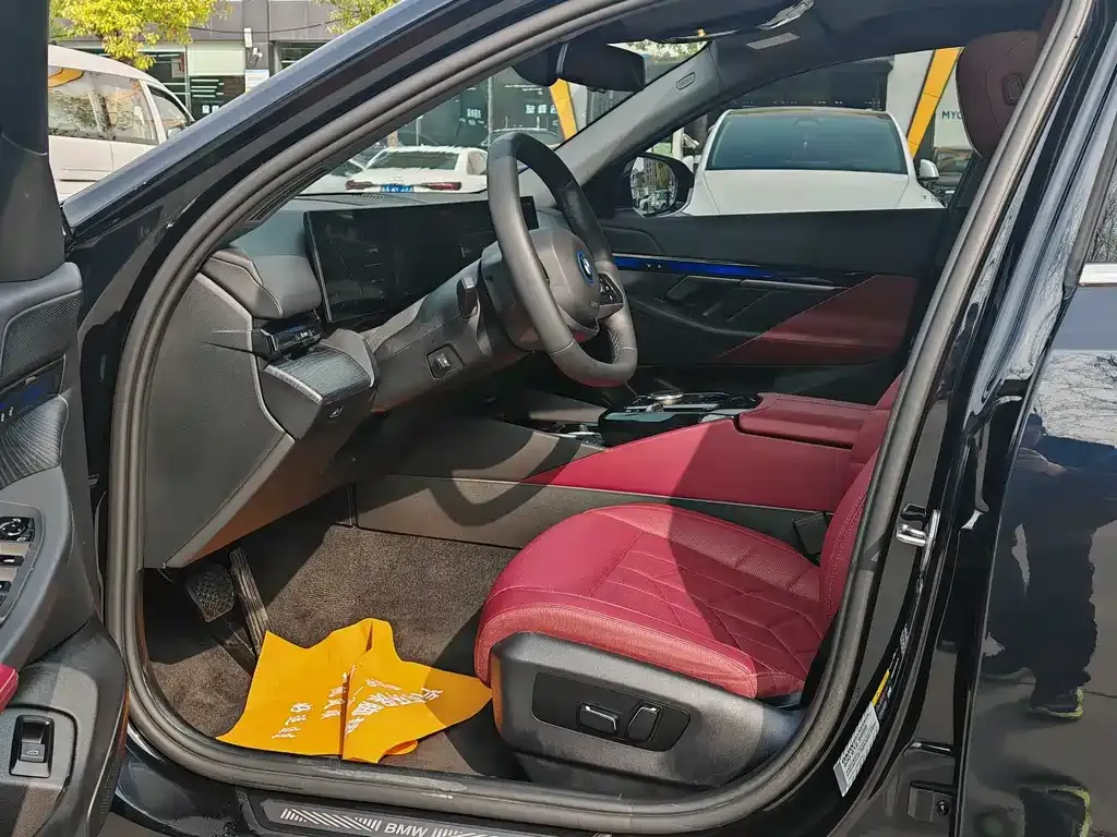 BMW i5 2025 из CN, фото 3