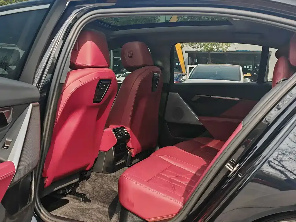 BMW i5 2025 из CN, фото 4