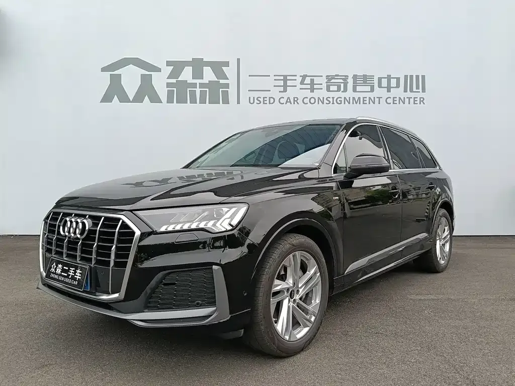 Audi Q7 — фото 1
