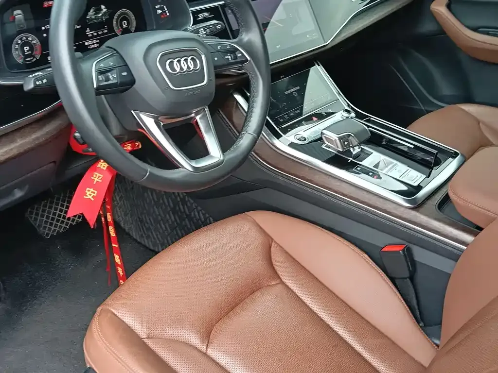 Audi Q7 — фото 10