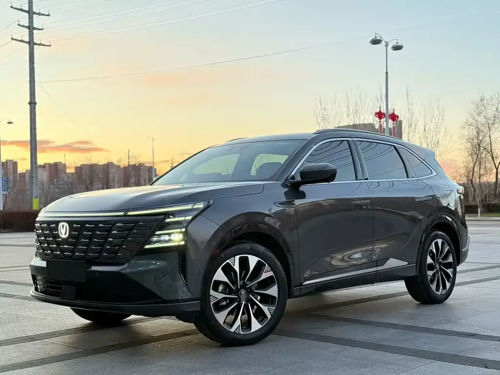 Changan CS75PLUS — фото 1