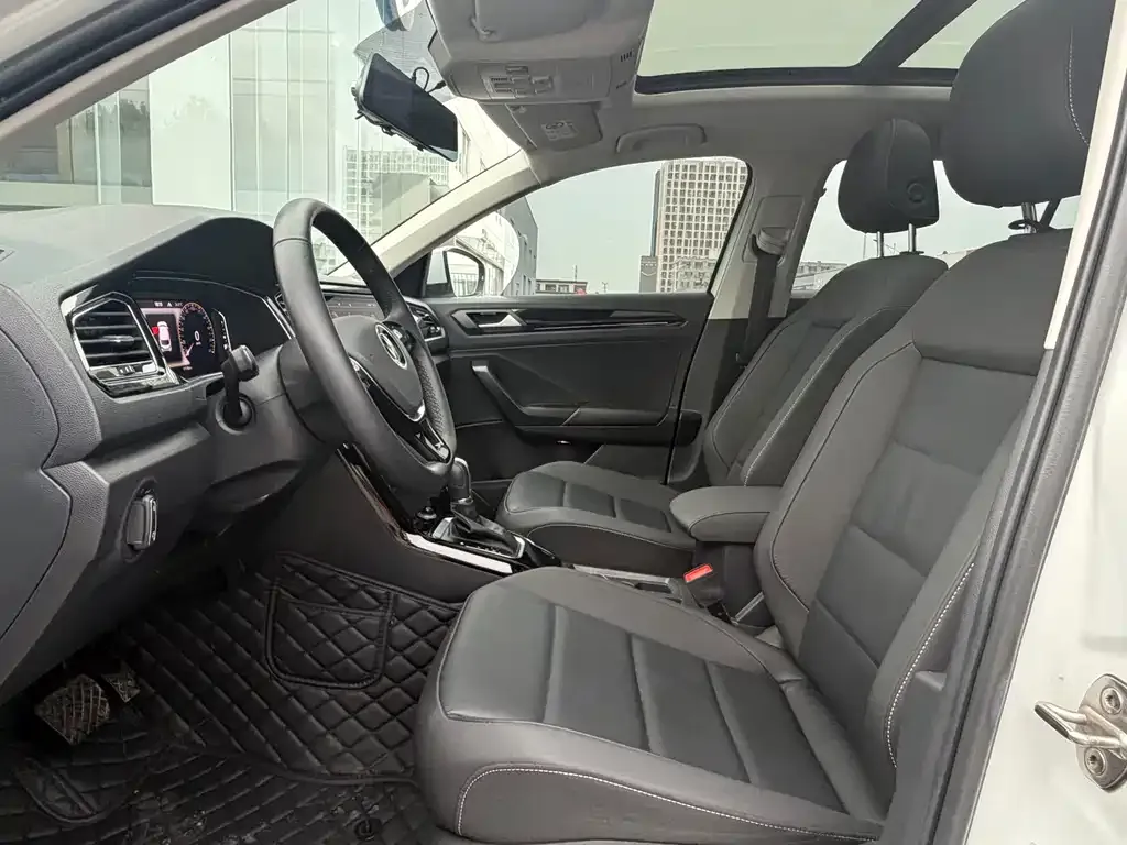 Volkswagen T-Roc 2021 из CN, фото 2