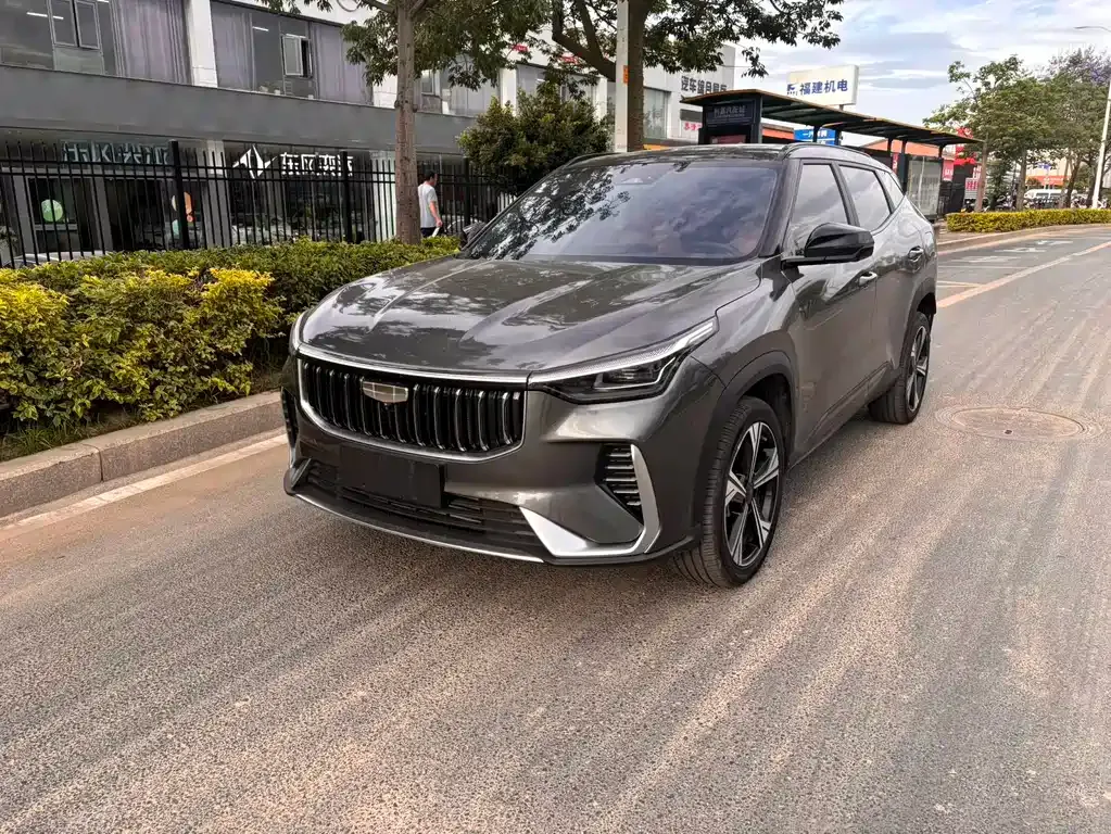 Geely Boyue L — фото 1