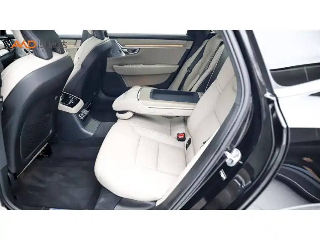 Volvo S90 PHEV 2025 из CN, фото 6