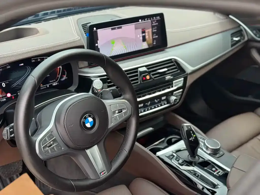 BMW 5 Series 2023 из CN, фото 4