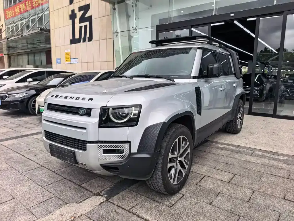 Land Rover Defender — фото 1