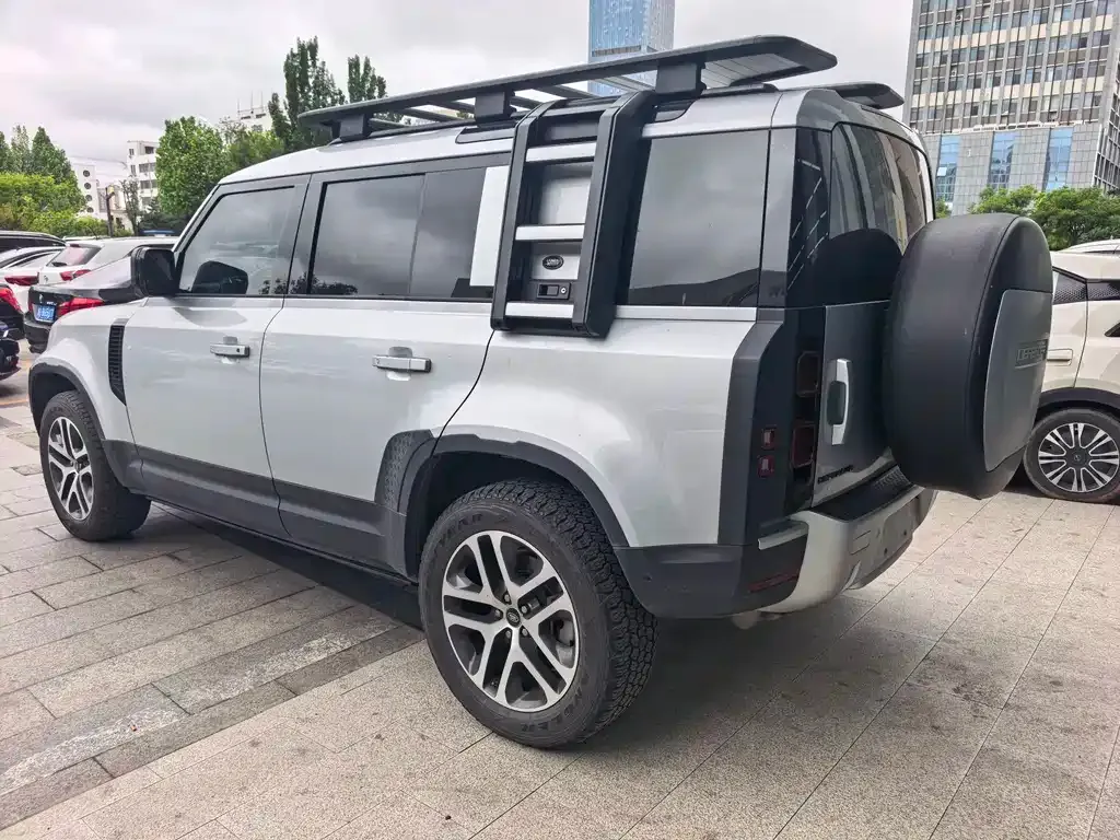 Land Rover Defender — фото 6