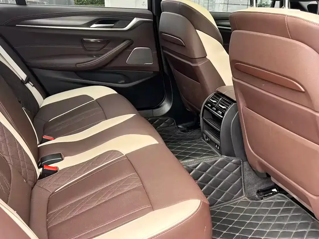 BMW 5 Series New Energy — фото 4