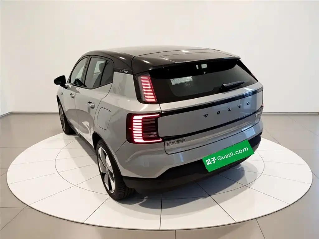 Volvo EX30 2025 из CN, фото 2