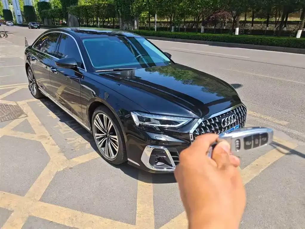 Audi A8 2023 из CN, фото 6