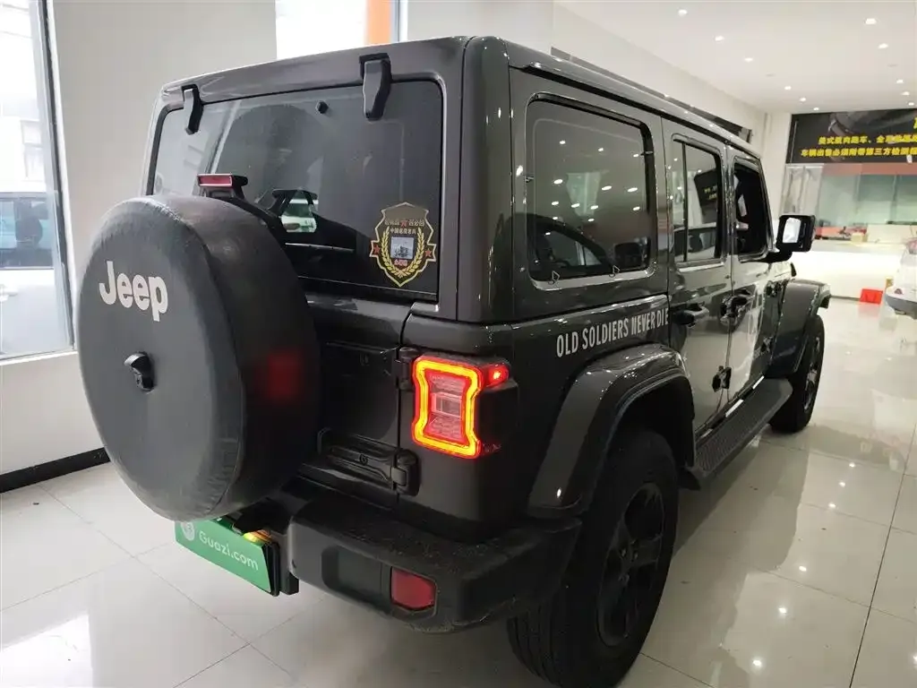 Jeep Wrangler — фото 2