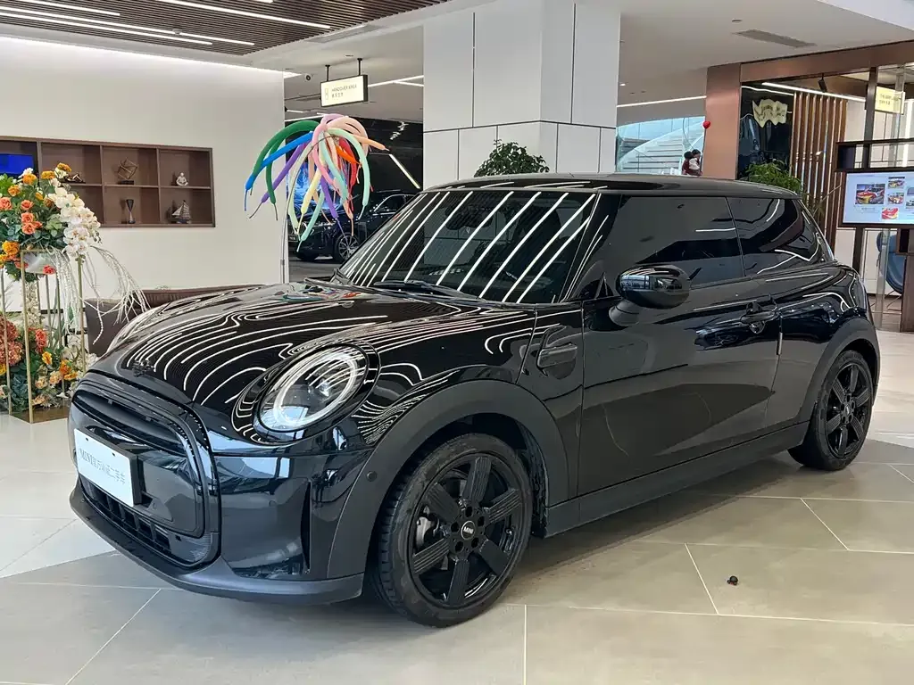 MINI Cooper (3-door) — фото 1