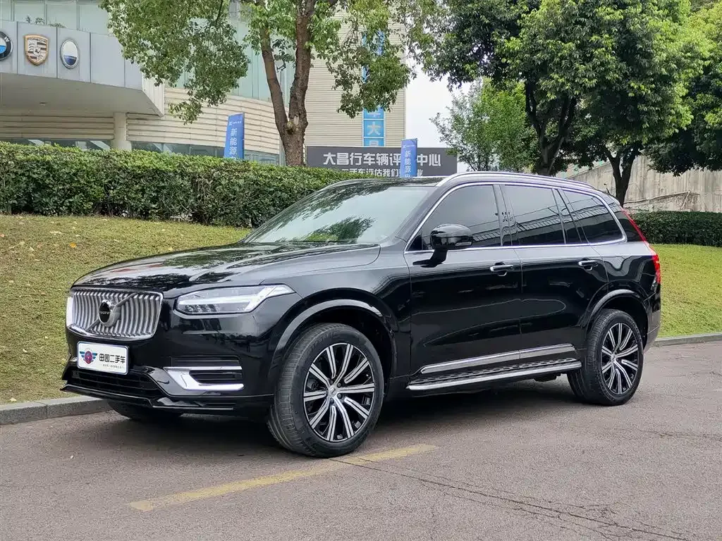 Volvo XC90 — фото 1