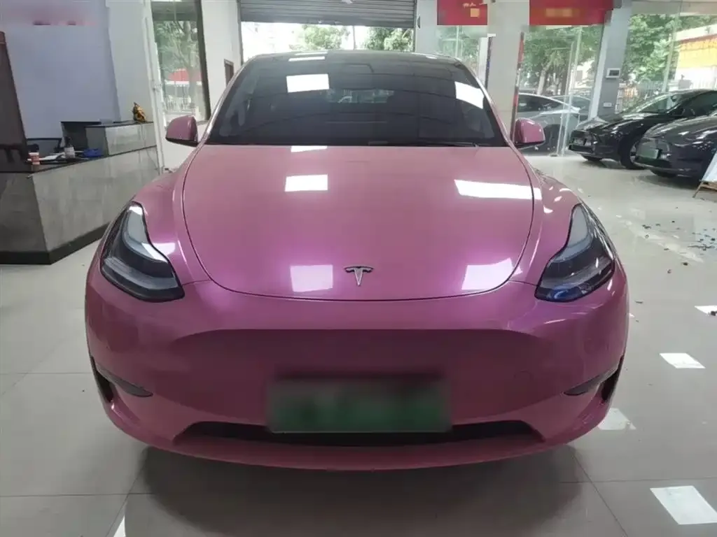 Tesla Model Y — фото 10