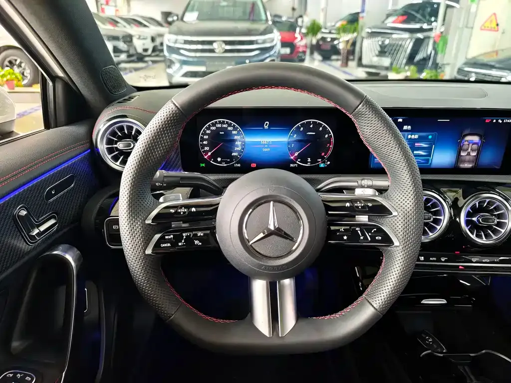 Mercedes-Benz A-Class — фото 7