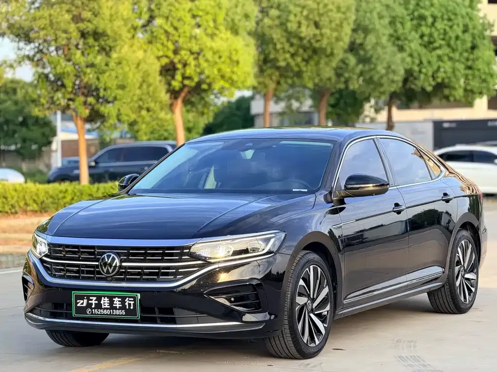 Volkswagen Passat — фото 1