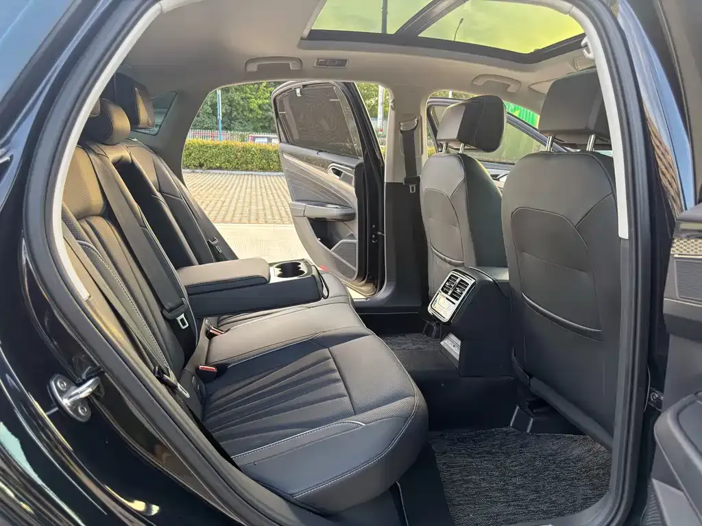 Volkswagen Passat — фото 9