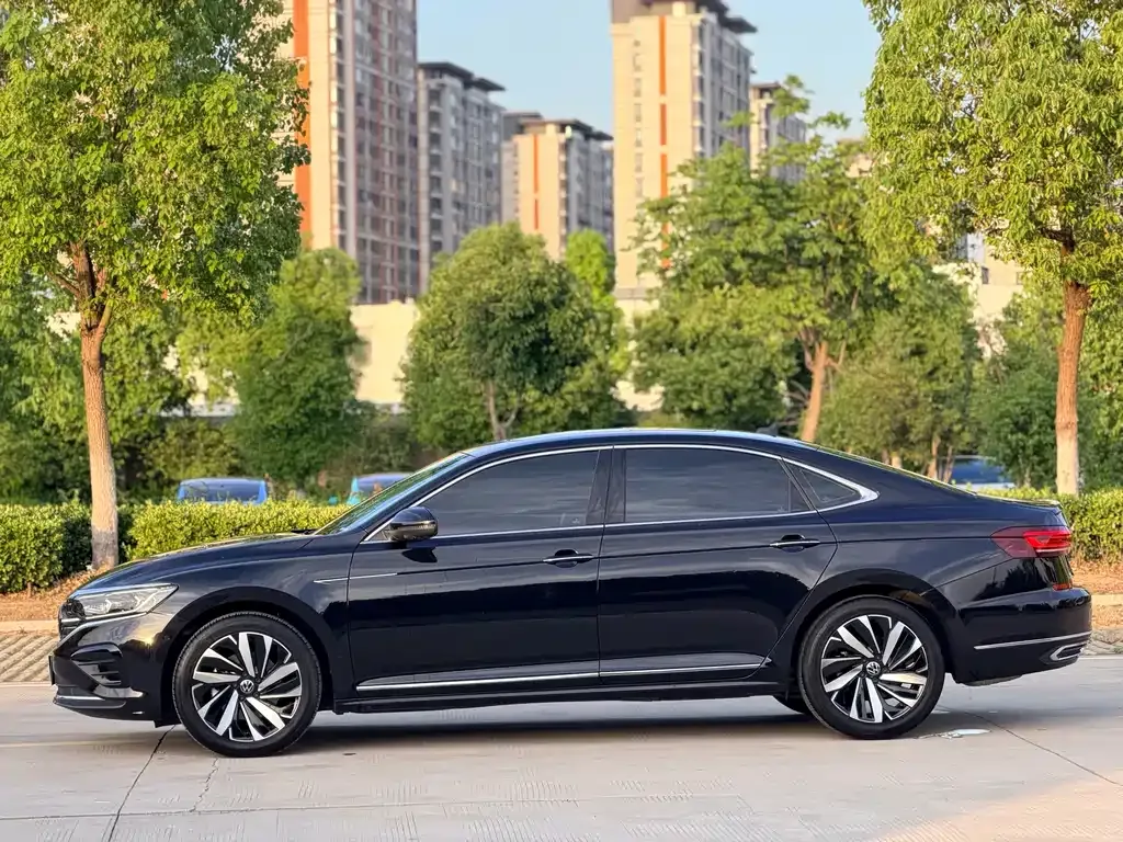 Volkswagen Passat — фото 7