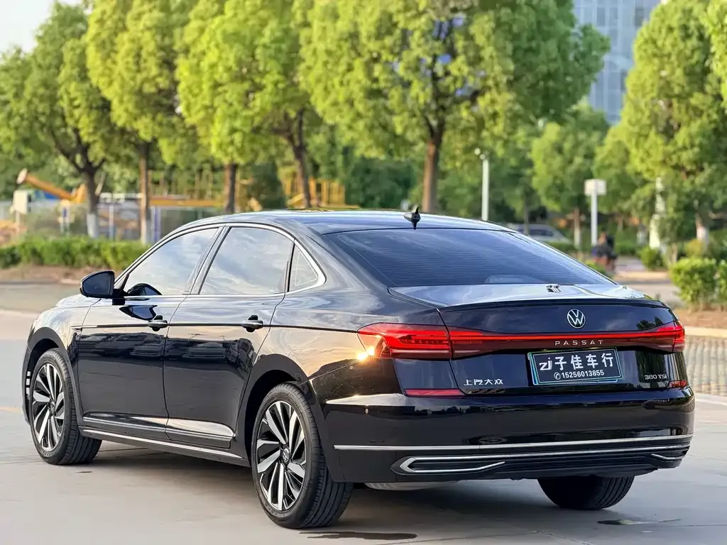 Volkswagen Passat — фото 8