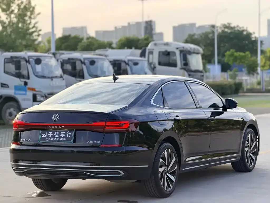 Volkswagen Passat — фото 10