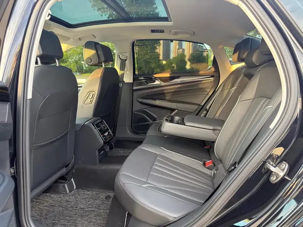Volkswagen Passat — фото 2