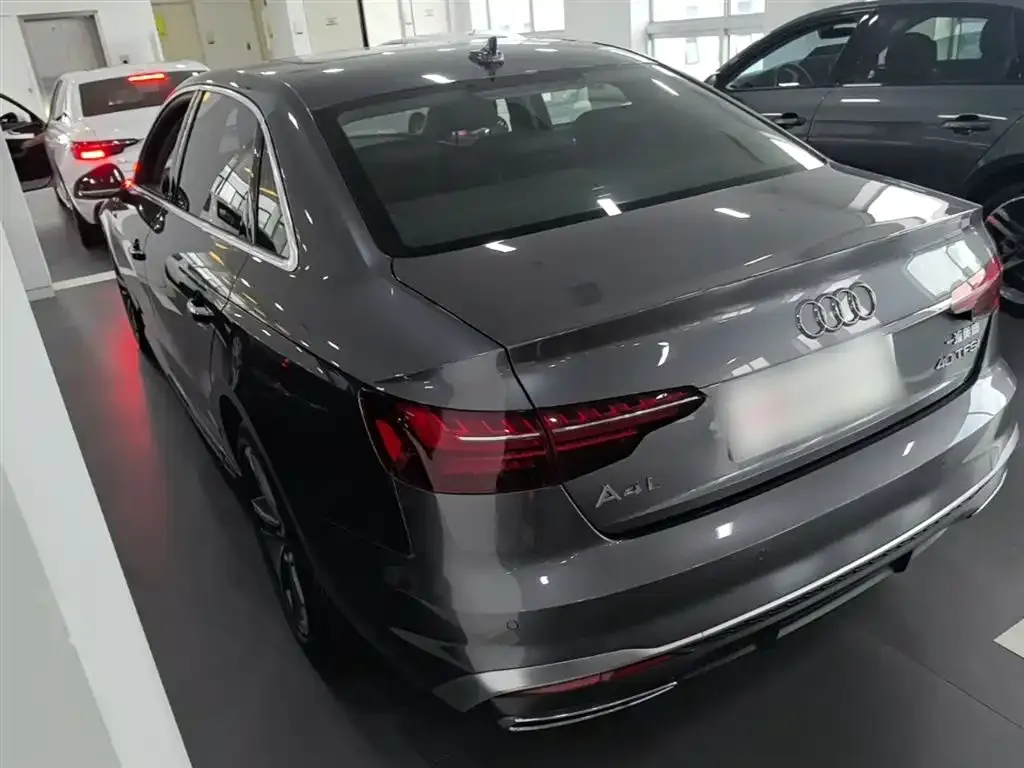Audi A4L 2023 из CN, фото 8
