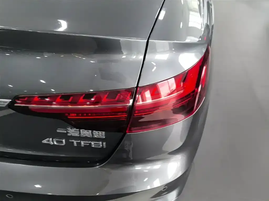 Audi A4L 2023 из CN, фото 5