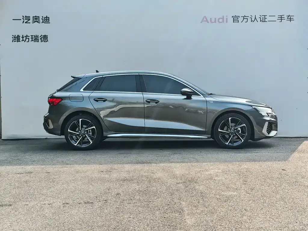 Audi A3 2024 из CN, фото 7