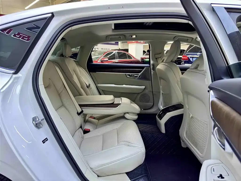 Volvo S90 — фото 4