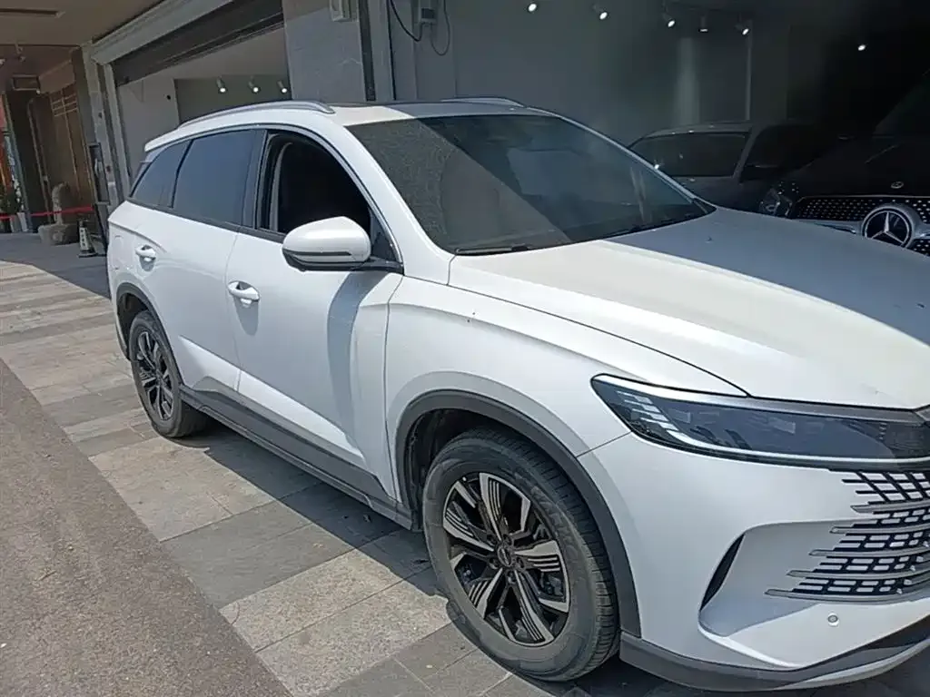 BYD Seal 05 DM-i — фото 8