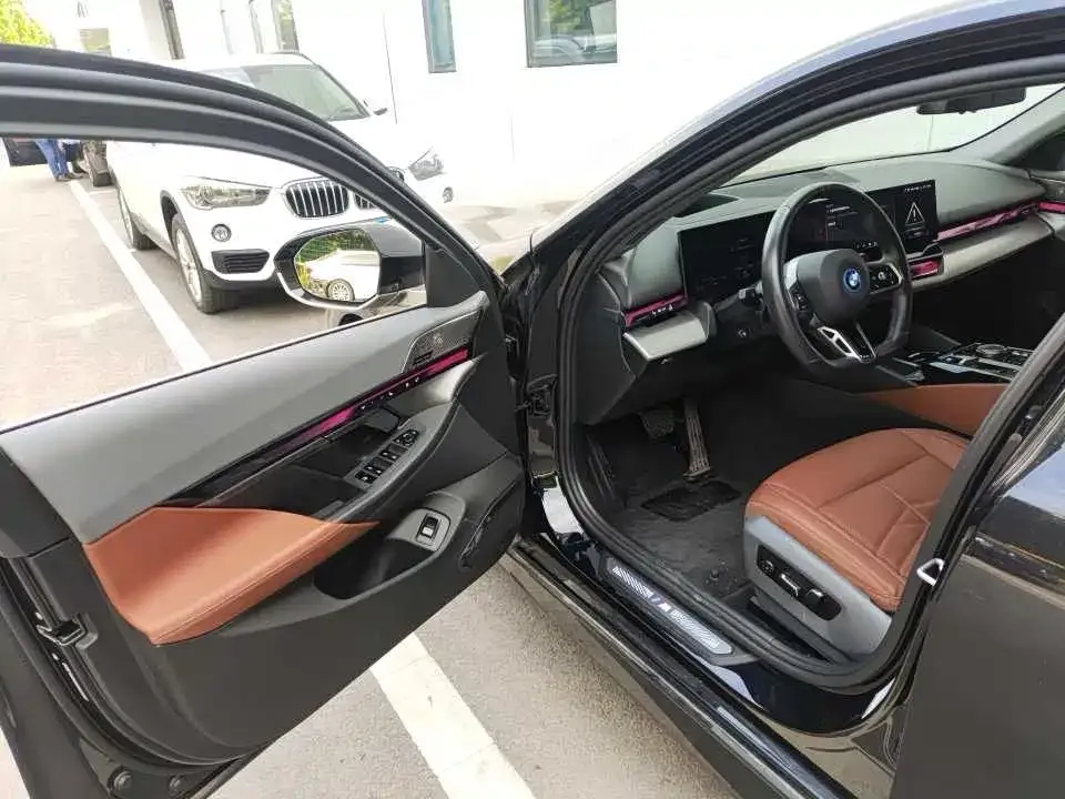 BMW i5 2025 из CN, фото 5