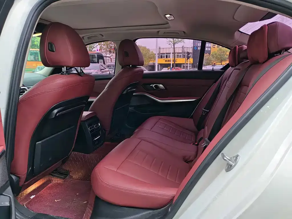 BMW 3 Series 2021 из CN, фото 3