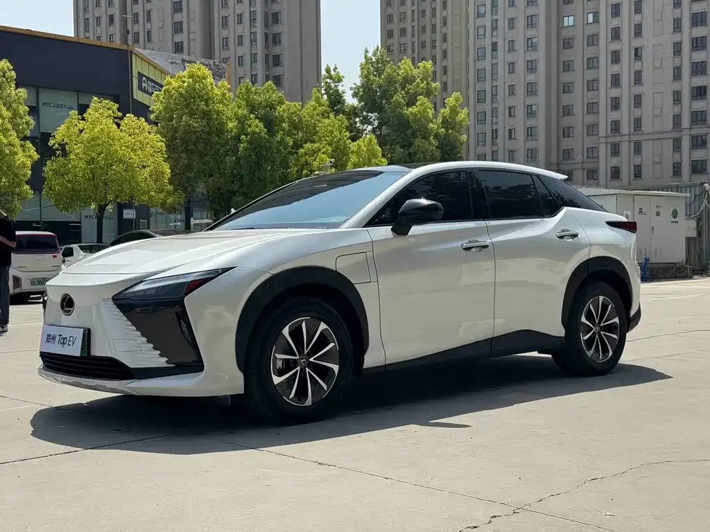 Lexus RZ