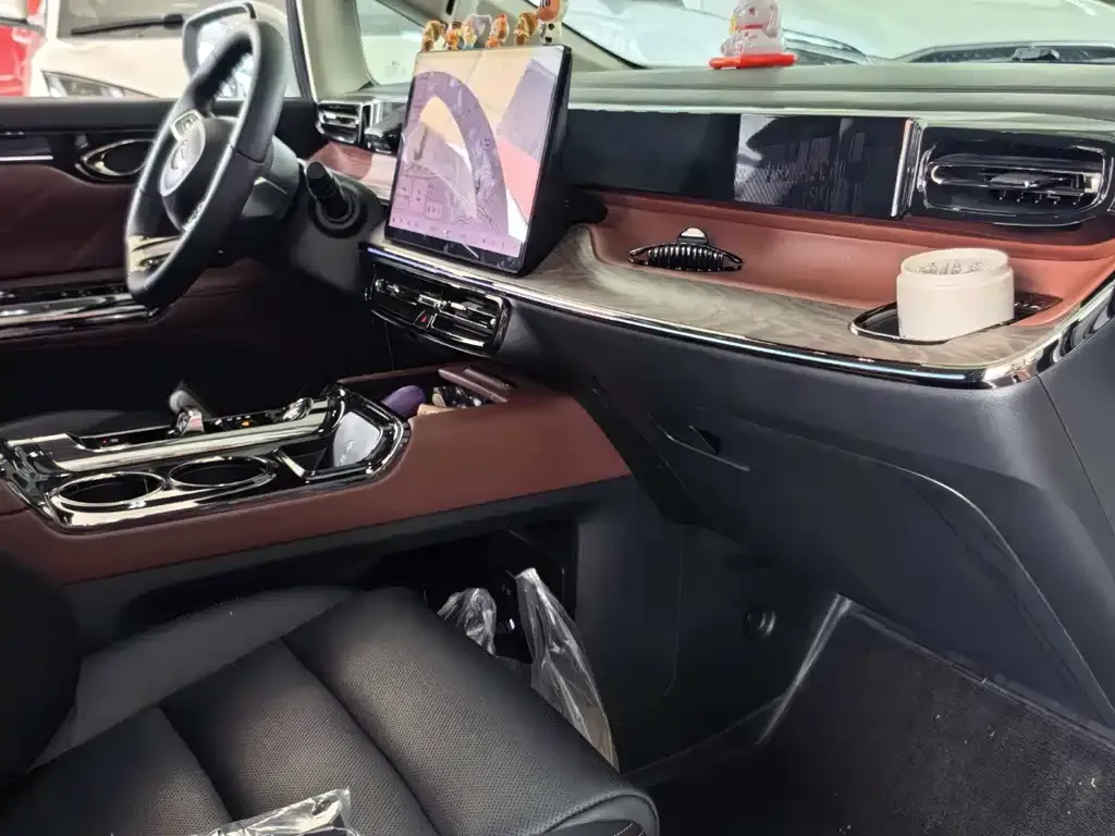 GAC Motor E8 Hybrid 2024 из CN, фото 7