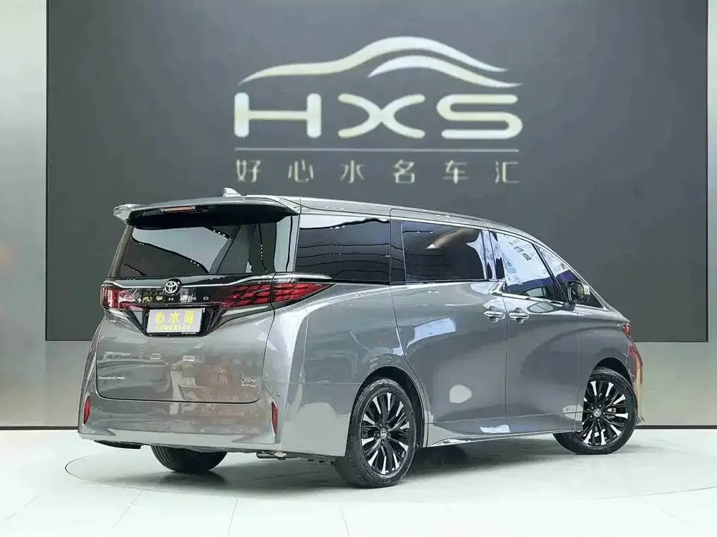 Toyota Alphard — фото 6