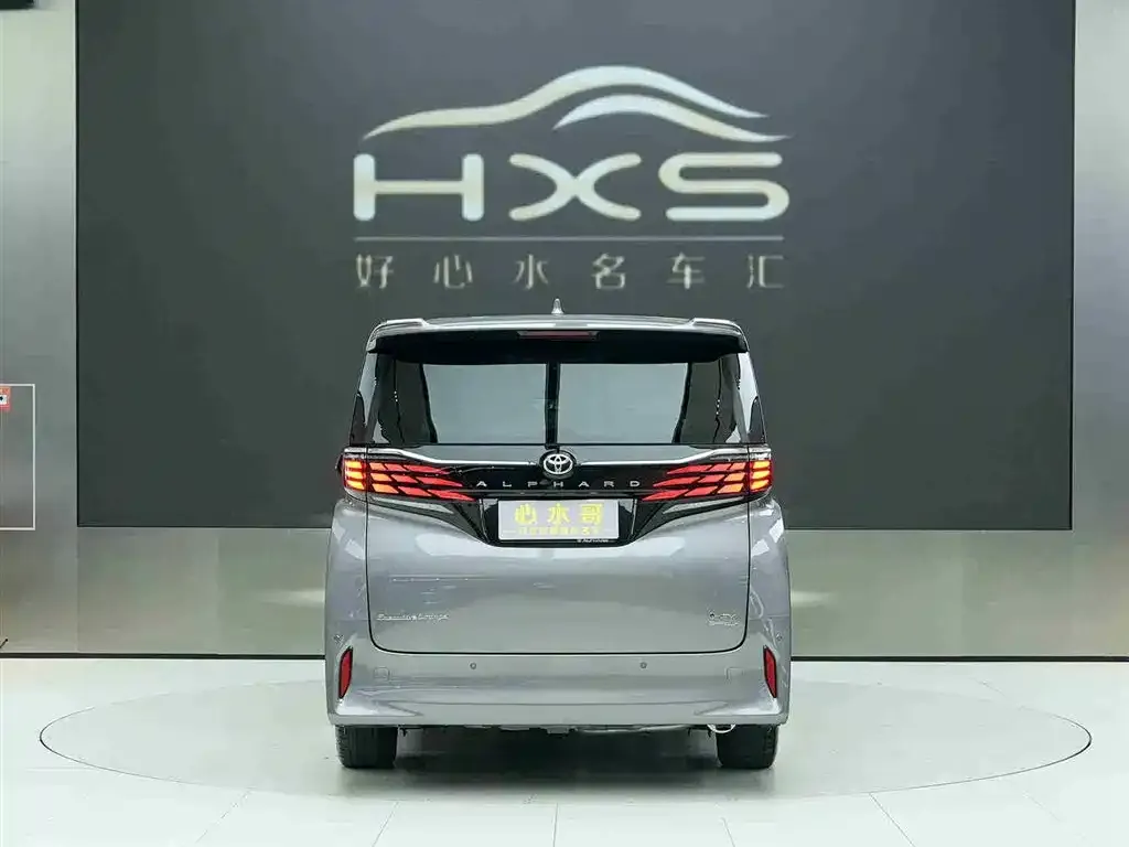 Toyota Alphard — фото 2