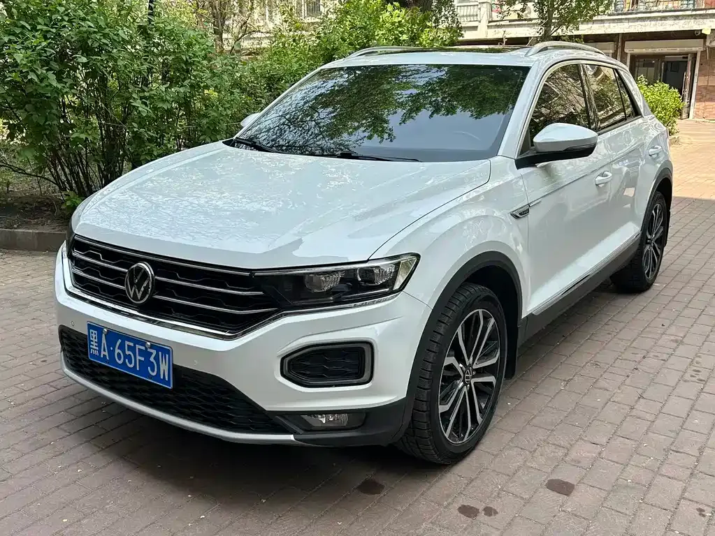 Volkswagen T-Roc — фото 1